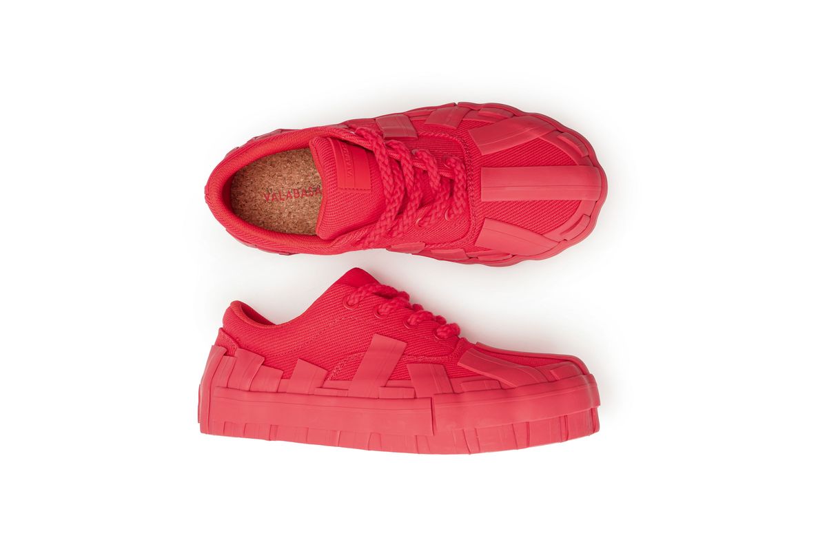 Valabasas "Yuratsu 100" Shoes