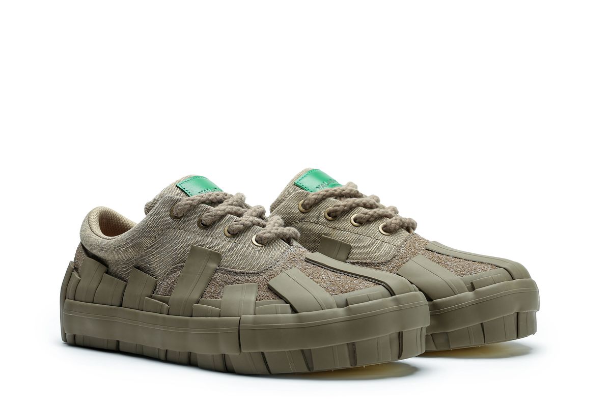 Valabasas "Yuratsu 100" Shoes