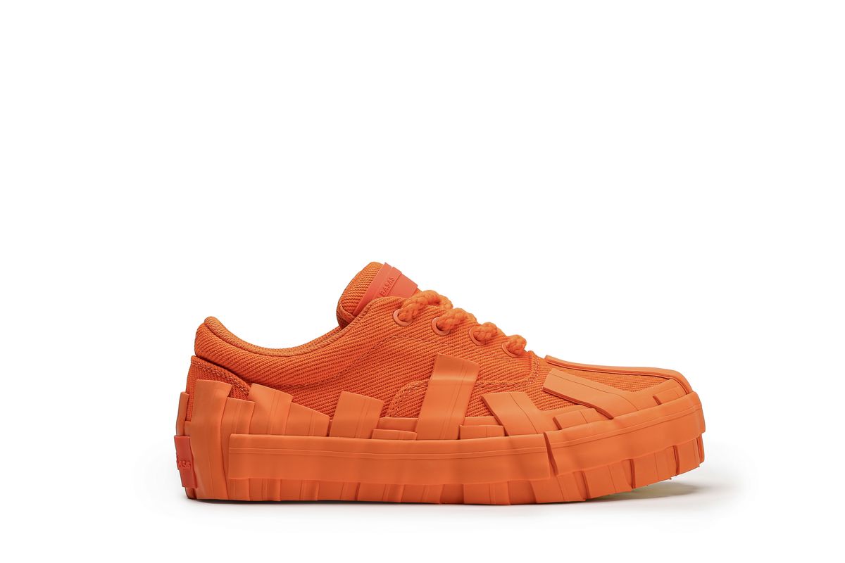 Valabasas "Yuratsu 100" Shoes